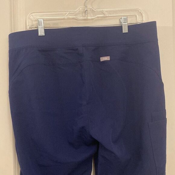 Figs scrub pants, size L/T - Picture 3 of 6